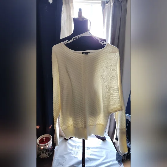 NWT! ALFANI SWEATER !! - Picture 6 of 6